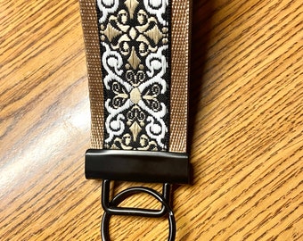 Black,tan & White, Renaissance Jacquard Trim Key Wristlet W