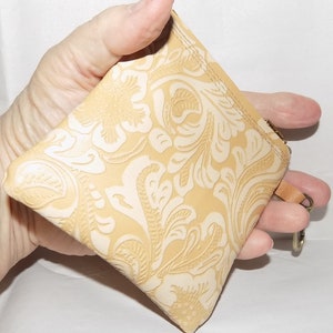 Beige & Ivory Embossed Leather Zip Coin Purse w/Swivel Snap Hook