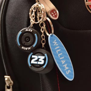 Alex Albon F1 Keychain | Formula 1 Decoration | Gift for Motorsport Fans | Unique Collectible | Racing Accessory | F1 Merchandise