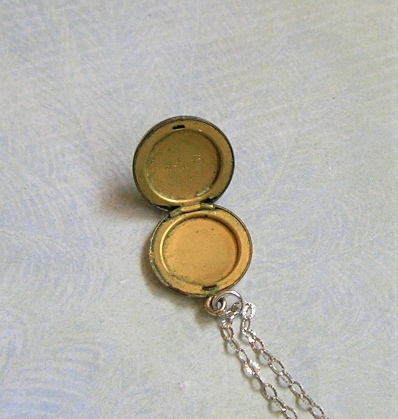 Vintage Child's Locket Necklace, La Mode Enamel L… - image 7