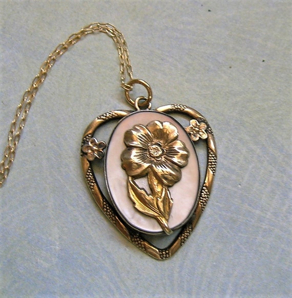 Vintage WEH 14kgf Etched Heart Picture Locket Pendant & Necklace 18