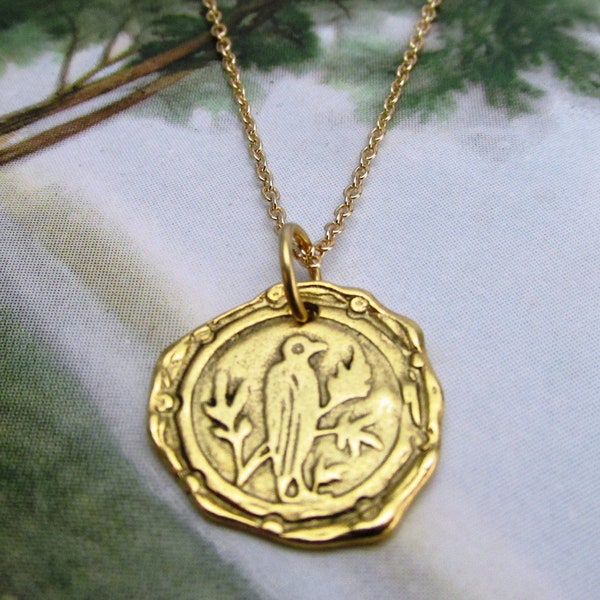 Collana con pendente Raven Seal minimalista placcata in oro 10 carati, adorabile collana simile a una vecchia moneta regolabile MyElegantThings