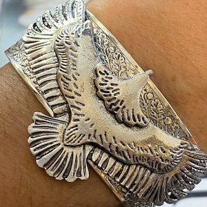 Versilbertes Adlerarmband: Hawk Cuff Einzigartiger Stil Schmuck
