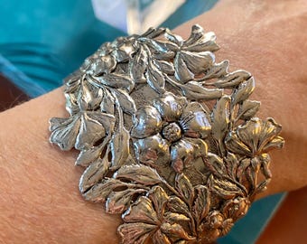 Hand Engraved Silver flower Cuff Bracelet: Art Deco Floral Design