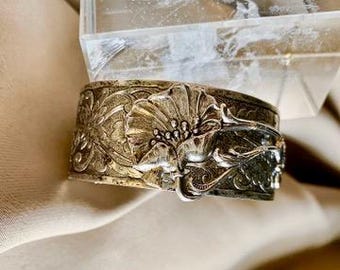Hand Engraved Silver Poppy Cuff Bracelet: Art Deco Floral Design