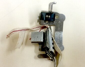 deh【12/20】 Singer Featherweight 221 Multi-Slotted Binder Attachment
