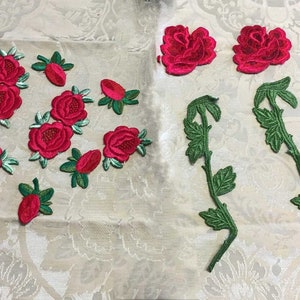 ヴィンテージ ローズとイチゴの花柄刺繍アップリケ パッチ トリム ローズ、ピンク、赤、緑 48 個セット