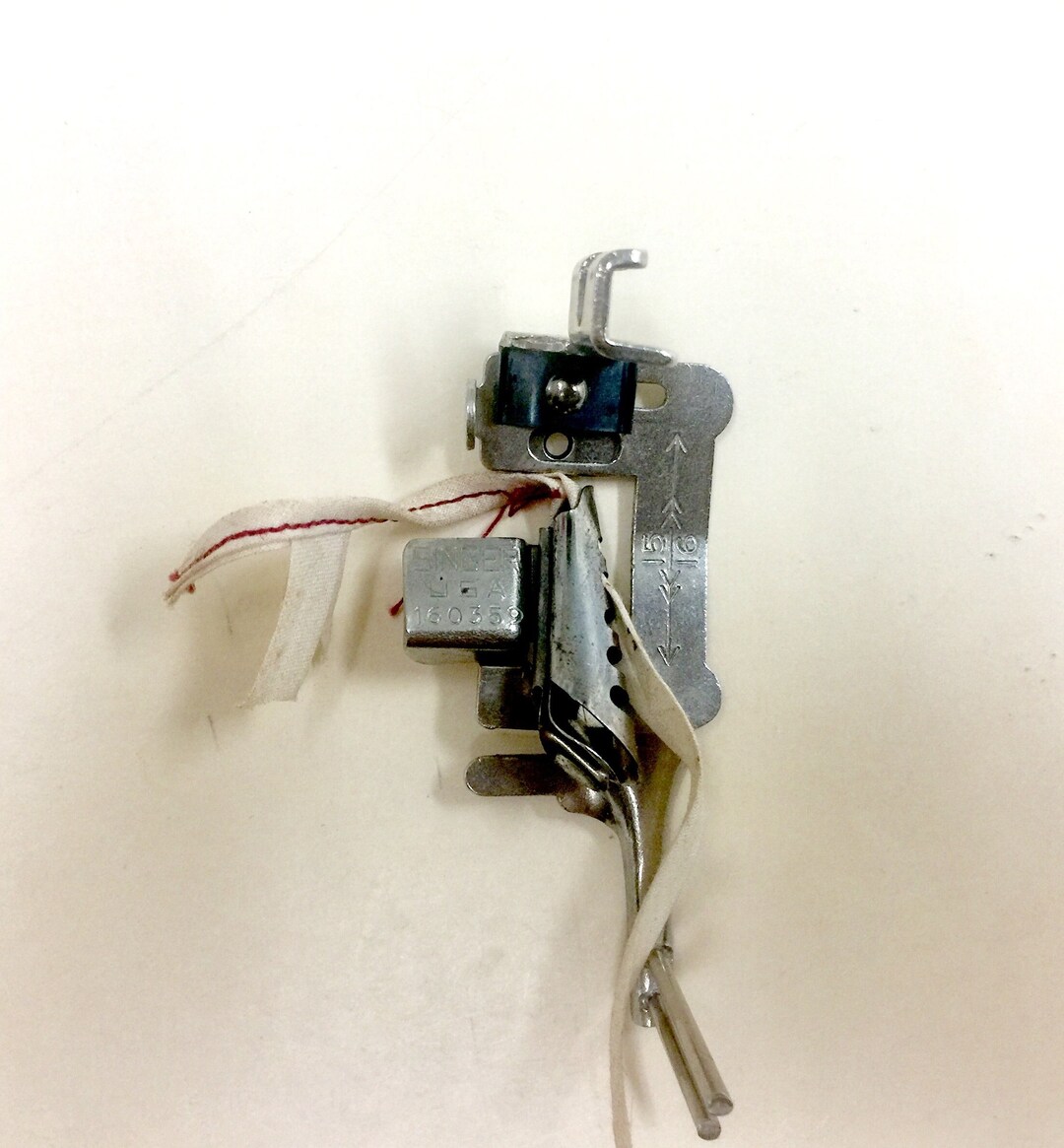 Vintage SINGER Sewing Machine Low Shank Binder Foot Attachments