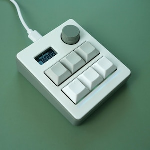 TogKey Pad Plus: Mini teclado con macropad programable de 6 teclas / Perilla de volumen / Pantalla OLED / Iluminación RGB / Interruptores mecánicos intercambiables en caliente / QMK Sage Green