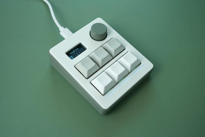 TogKey Pad Plus: Mini teclado con macropad programable de 6 teclas / Perilla de volumen / Pantalla OLED / Iluminación RGB / Interruptores mecánicos intercambiables en caliente / QMK Sage Green