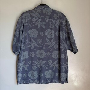 Vintage TOMMY BAHAMA Men's L Blue Hawaiian Print 100% Silk Short Sleeve Shirt image 6