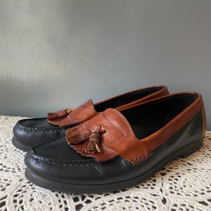 DOCKERS Vintage Mens 12 Penny Loafers Tassel Two Color Brown  display picture 1