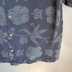 Vintage TOMMY BAHAMA Men's L Blue Hawaiian Print 100% Silk Short Sleeve Shirt image 7
