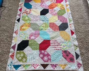 Handmade Hand Pieced 52x74 Colorful Cotton Star Fling Design Quilt Cottage NWOT