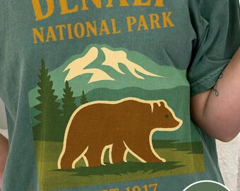 Denali National Park T-Shirt: Vintage-Style Grizzly Bear Landscape Tee