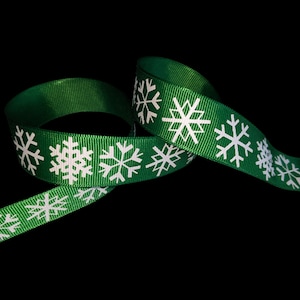 White Snowflake on Green Background 7/8&quot; Printed Grosgrain Ribbon, Holiday Wreath Supply, Stocking Trim