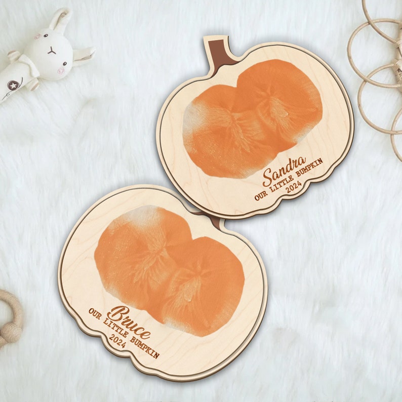 Our Little Bumpkin Baby's First Halloween Craft Sign - Wood & Acriclic Keepsake For Bum Print, 5.9x5.9"