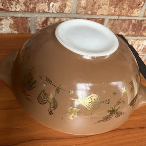 Pyrex Cenerentola americana antica 4qt. Ciotola grande #444 marrone e oro VTG