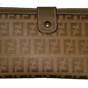 Cartera larga de lona y piel con monograma Zucca de FENDI SAS, con cierre a presión, autenticada
