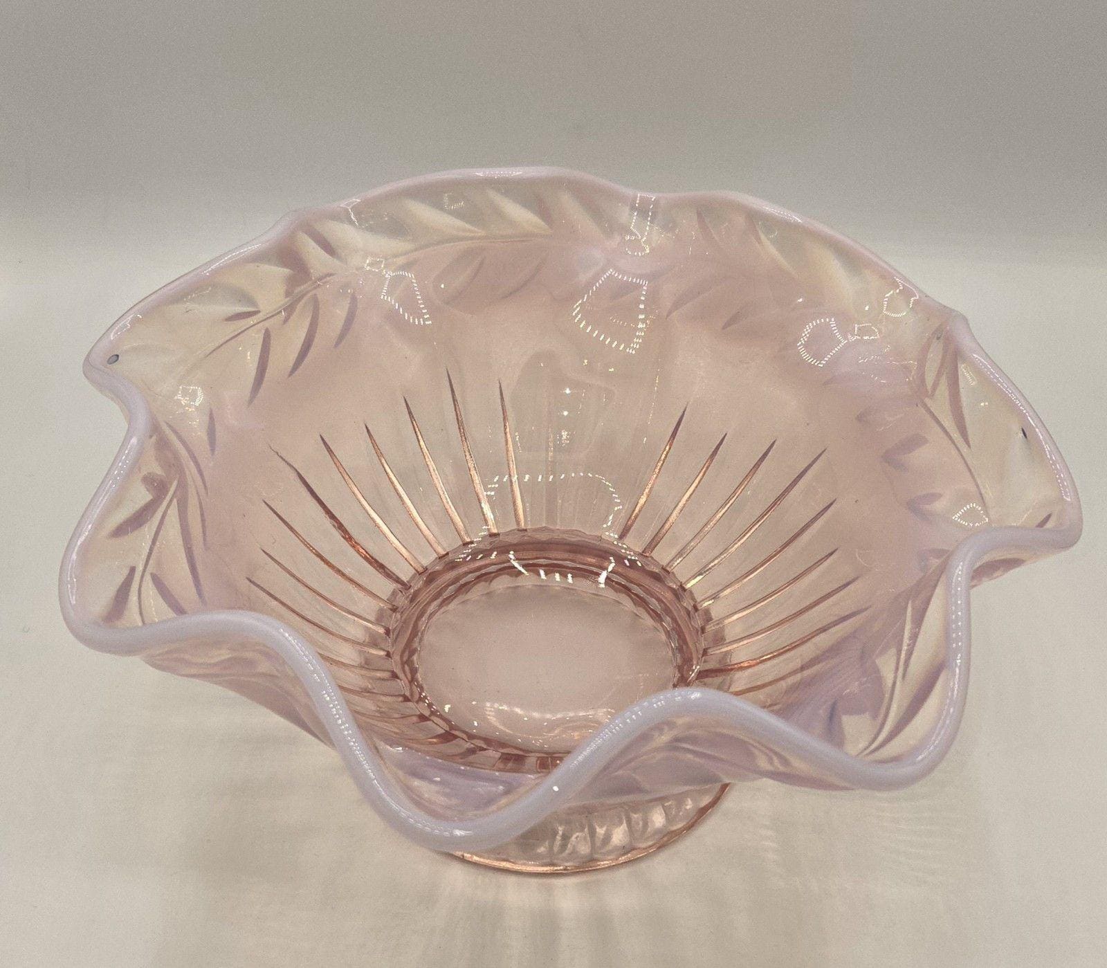 フェントン　スワール　フレンチオパルセント　ラージフリルボウル　お値下げ中 フェントン グラス ピンク オパール フリル オープン コンポート