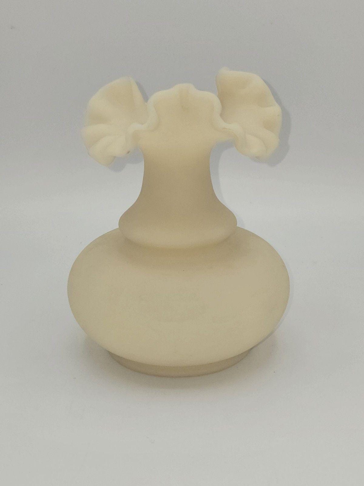 フェントンガラス ヴィンテージ サテン カスタード フリル リム 花瓶