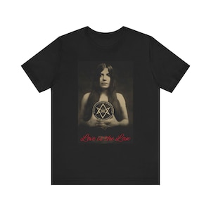 Liebe ist das Gesetz Thelema Unisex Kurzarm-T-Shirt | Aleister Crowley | Leila Waddell | Zauber | Thema | Unikat Hexagramm | Buch des Gesetzes