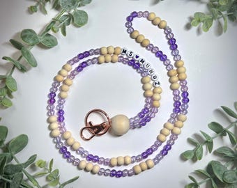 Cordón con nombre personalizado: Cordón personalizado para credencial, llaves o trabajo. Bonito regalo para profesores, enfermeras y estudiantes. Disponible en varios colores.