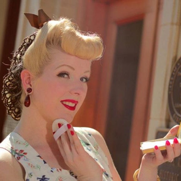 Haare Haarnetz gehäkelt aus Jahrgang 1940 Design wählen Sie eine Farbe Retro Pinup