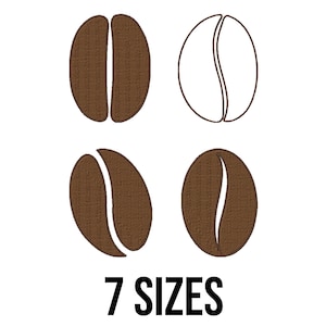 Op de afbeelding: Vier illustraties van koffiebonen in bruin en wit, tegen een witte achtergrond. De tekst "7 MATEN" wordt in het zwart weergegeven, wat de beschikbaarheid van het ontwerp in meerdere maten aangeeft. De bonen zijn in verschillende stijlen.