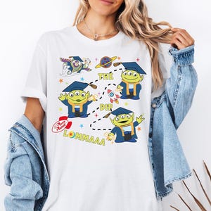 Camiseta de formatura Aliens, camiseta Toy Story da Disney Pixar, camiseta de formatura, camiseta engraçada do ensino médio, camiseta de viagem de formatura da Disney, camiseta da turma de 2025