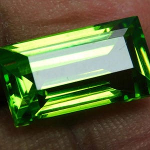 Precious 8 Ct Extremely Rare CERTIFIED Natural Peridot Stone Excellent Green Peridot Emerald Cut High Quality | Free Standard Delivery |