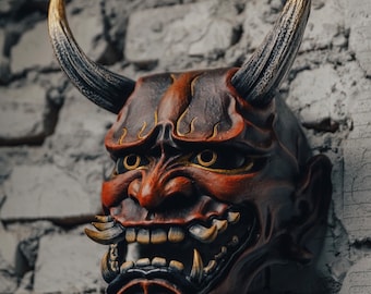 日本の伝統的な般若の面 鬼 悪魔 日本の能 伝統的な面 悪魔 赤 赤い