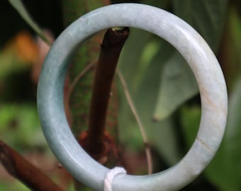 Pulsera de jade birmano de 58 mm / Brazalete de jadeíta natural de grado A / Diseño de musgo de nieve verde claro y blanco / Jade auténtico sin tratar