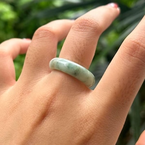 Anello in giada 9US, giada verde bianca della fortuna, autentica giada birmana con giada giadeite naturale di grado A, anello con fascia in giada verde traslucida, anello con fascia infinita.