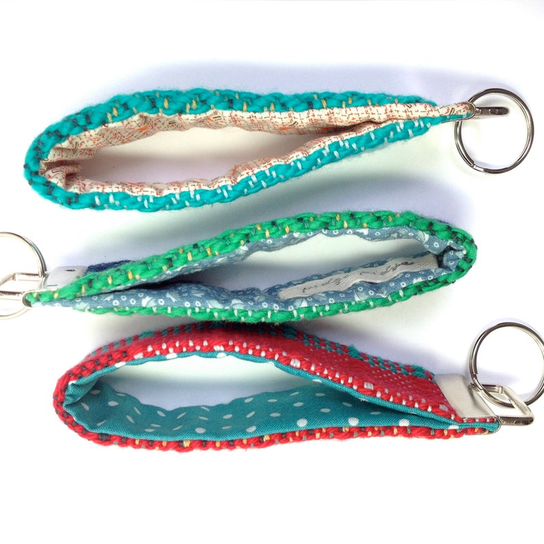 Modern Woven Gifts for Her Handwoven Cape Cod Keychain Gift Set of 3 Gift Trio of Woven Key Fobs Colorful Textile Wristlet Bundle afbeelding 4