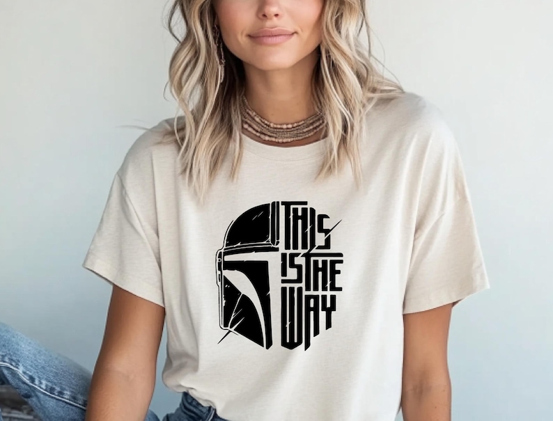 Camiseta Este es el camino, Camiseta Este es el camino de Mandalorian, Camiseta de Star Wars, Camiseta de Disney, Camiseta de Mandalorian, Camiseta de Star Wars imagen 4