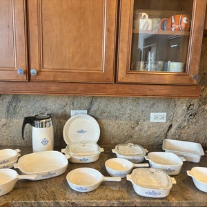 RARE Ensemble de 17 pièces Corning Ware Bleuet bleu