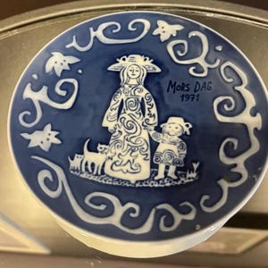 Vtg Royal Copenhagen 1971 Mother’s Day  MORS DAG Porcelain Plate