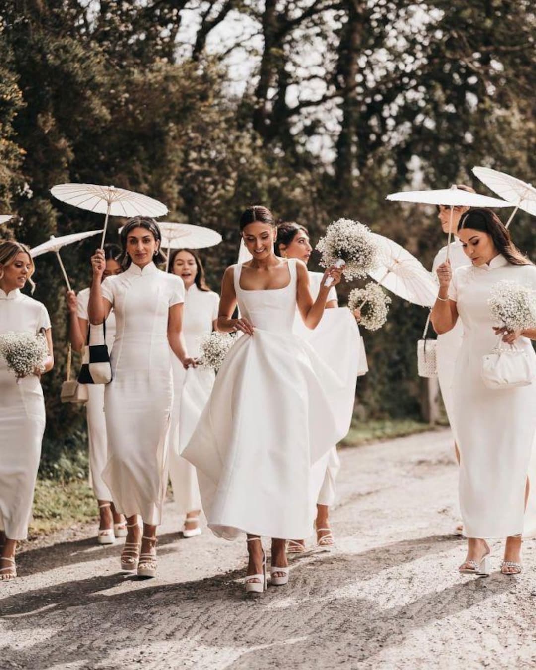 Wedding Umbrella, Ceremony Paper Umbrella, Bridesmaids Photo, Bridal  Outfit, Guests, Summer Bridal Celebration - Etsy, image size:1080x1350