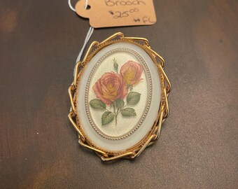 Vtg. Fable Framed Roses Brooch