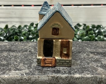 Vintage Stackable House Salt and Pepper Shakers