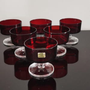 Set mit 6 rubinroten Champagnergläsern von Cavalier Luminarc