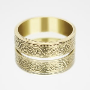 Exquisite Arabic 10 Piastres Coin Ring 1962-1965 Unisex Vintage Jewelry Cultural Heritage Accessory