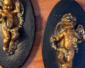 Vintage FAVOR CHALKWARE Baroque CHERUB Angels Cupid Oval Gold Gilt Relief Sculpture Wall Hanging Plaque