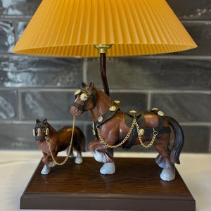 RARE GILBERT SCOTLAND Molded Plastic Clydesdale Vintage Horse Lamp