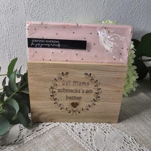 Serviettenhalter personalisierbar Holz " Bei Mama...,Bei Oma...." Geschenk Muttertag, Geburtstag, Weihnachten