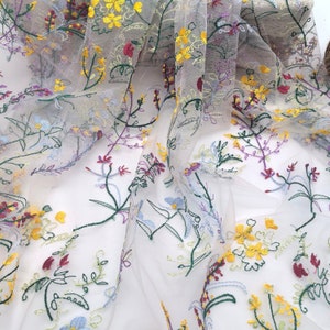 Bunter Blumenstickerei-Spitzenstoff, weicher Tüllfrühlingsentwurfs-Blumenstoff, Mehrfarbenmaschenspitze für Abschlussballkleid, Robe, Abendkleid