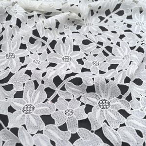 White Daisy Guipure Lace Fabric: Floral Bridal Wedding Lace
