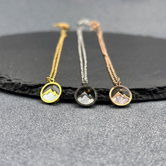 Collana con semi di senape, in acciaio inox dorato