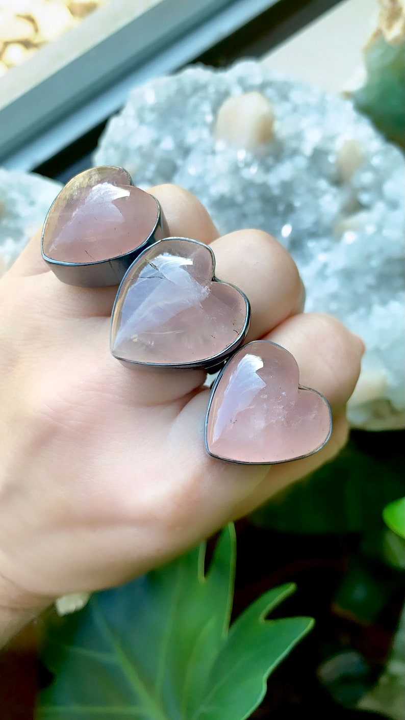 Rose quartz ring, heart ring, pink stone ring, statement ring image 3